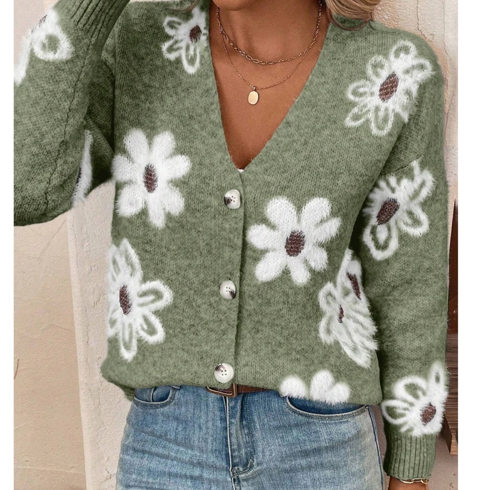 Cozy Floral Print Fuzzy Button Down Oversized Cardigan - Picture 8 of 11